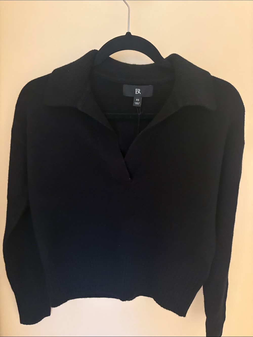 Banana Republic cropped black cashmere open neck polo in XS